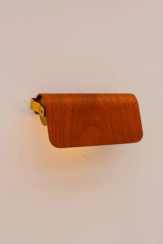 Applique vintage in teak. Design scandinavo classico di metà secolo. – Metal, Brass, Scandinavian (photo 12 of 14)