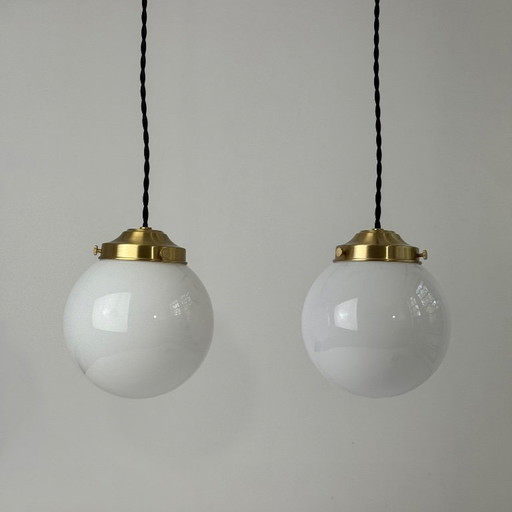 PAIR OF VINTAGE OPALINE HANGING LIGHTS 13 CM