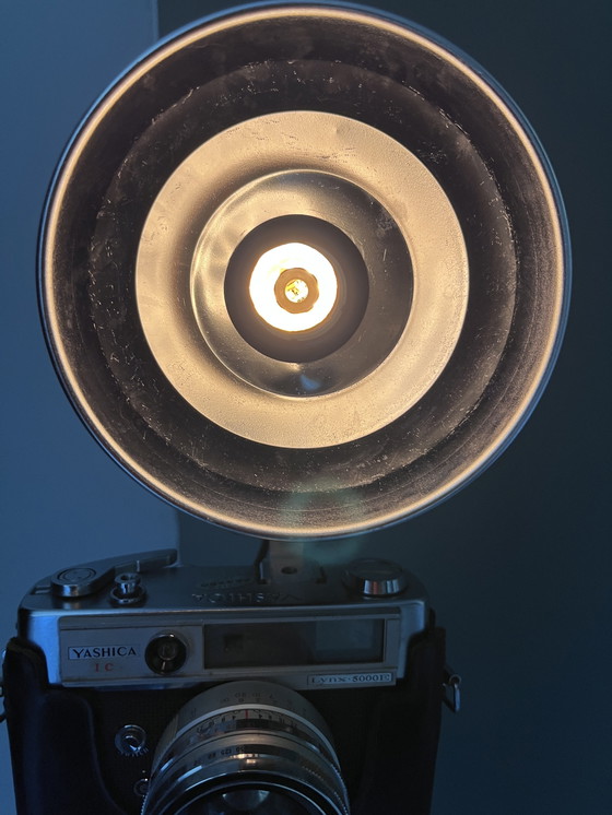 Image 1 of Lámpara de cámara sobre trípode