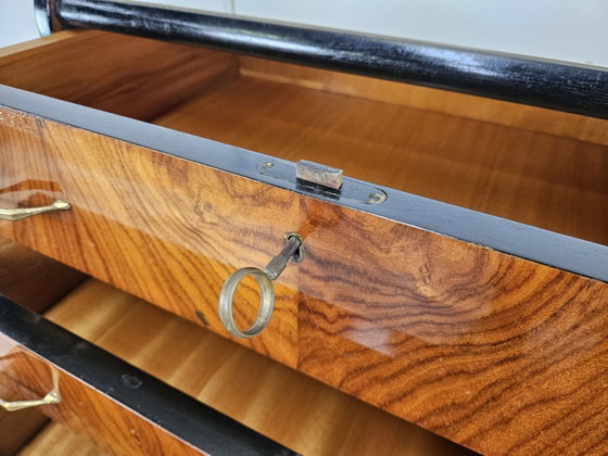 Image 1 of Jaren 50 ladekast met zes laden en glazen blad