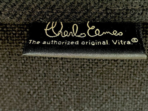 Image 1 of Vitra Eames EA 124 poltrona lounge - nera - hopsak