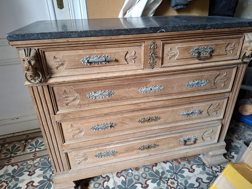 Commode tête de lion