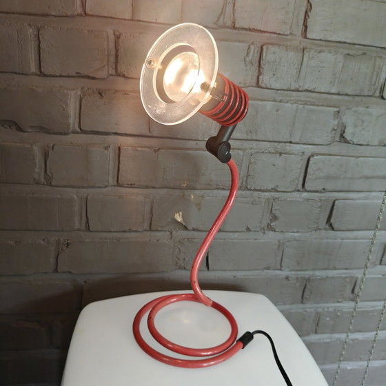Vintage ESTO Style Red Spiral Table Lamp – Memphis Postmodern 1980s 1990s – Metal (photo 4 of 14)