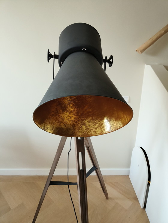 Image 1 of Lámpara de pie industrial y robusta