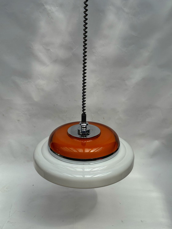Image 1 of Vintage, imposante hanglamp in oranje en wit, geïnspireerd op het ruimtetijdperk | Verstelbaar Belgisch design, jaren 70