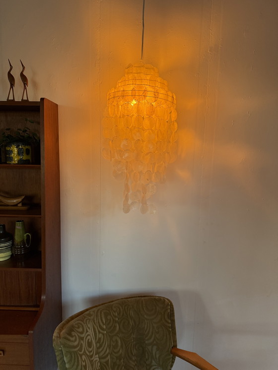 Image 1 of Lampadario vintage XL con conchiglie Capiz anni '70