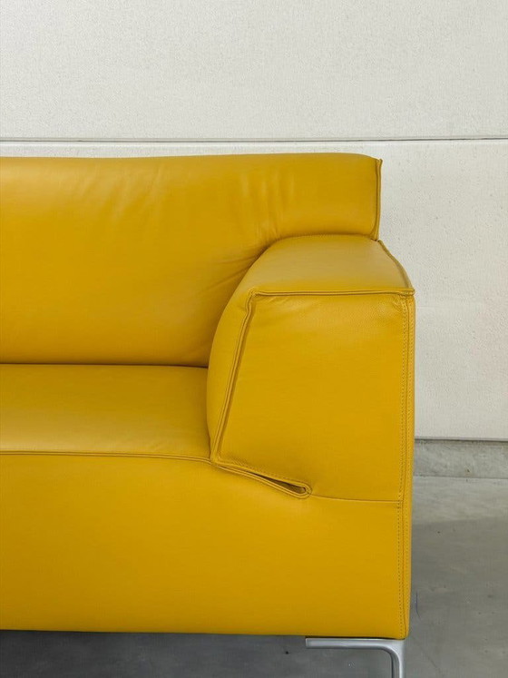 Design on Stock Bloq 3-seater sofa - ocher yellow leather, 3-5 seaters, Chrome (photo 6 of 10)