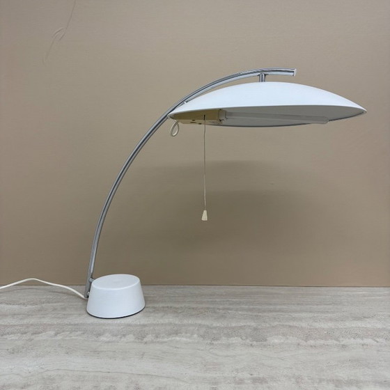 Tafellamp met gebogen arm en witte kap, Ikea, Tafellampen, Metaal, Chroom, Modern (foto 4 van 15)