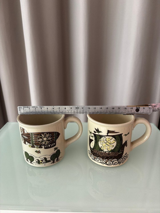 Twee keramische mokken met luchtschip- en Vikingschipmotieven, Otagiri, Keukenaccessoires, Keramiek, Crème (foto 3 van 6)
