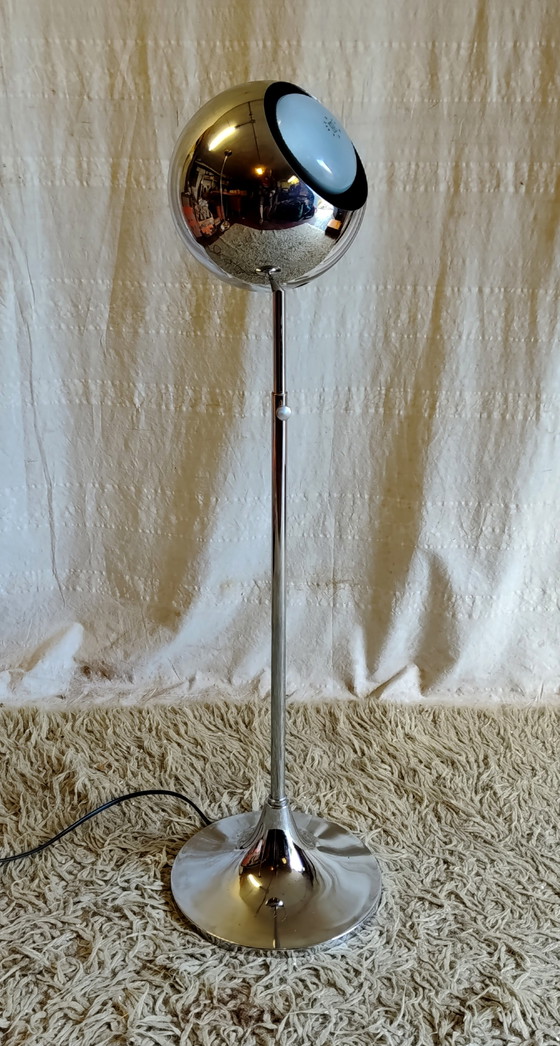 Eye-Ball Type Space-Age Style Table Lamp - 70s – Metal (photo 2 of 12)