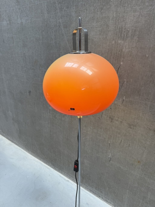 Harvey Guzzini "Lucerna" Floor Lamp, Orange, 1960s – vloerlampen, Chrome, Plastic (photo 2 of 7)