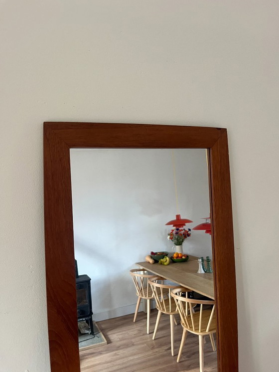 Image 1 of Vintage Deense teakhouten spiegel met afgeronde onderkant - spiegel uit het midden van de 20e eeuw