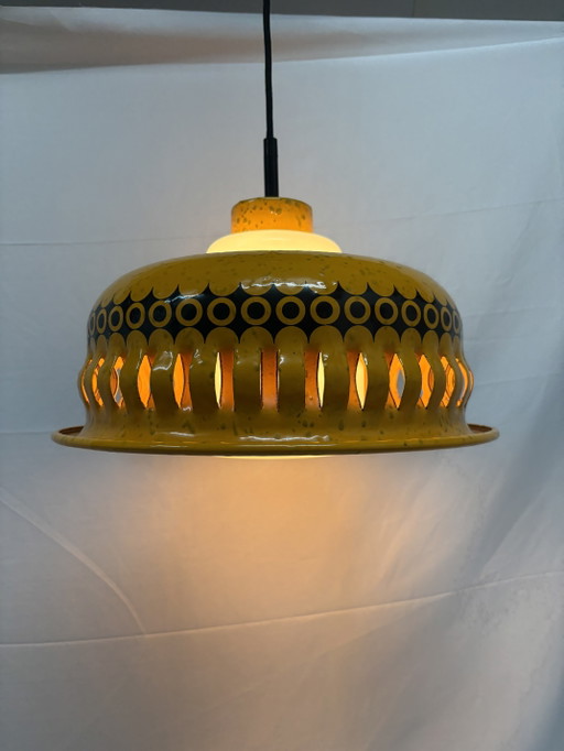 Lampada a sospensione vintage in ferro smaltato arancione degli anni '70