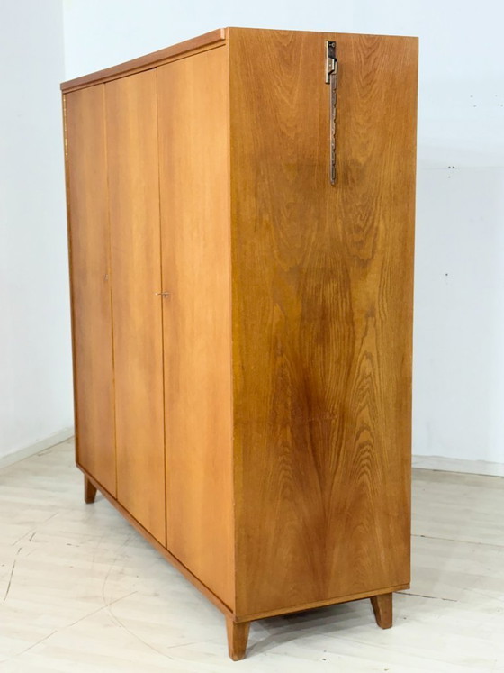 Image 1 of Armoire vintage / Armoire/penderie style années 60