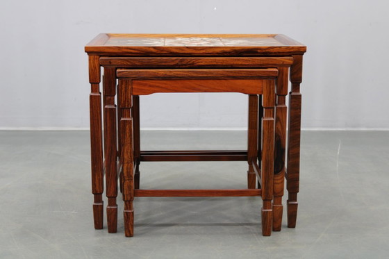 Image 1 of Mesas nido danesas de mediados de siglo, década de 1960, con tableros de azulejos