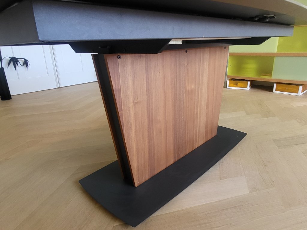 Spacious extendable table Occa by BoConcept | Dining tables second