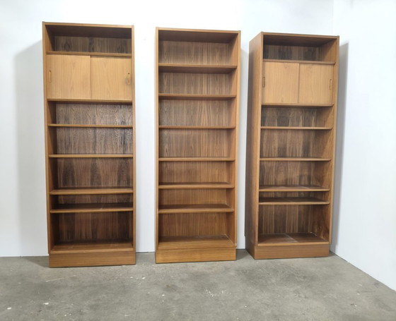 Image 1 of Hundevadt teak boekenkast