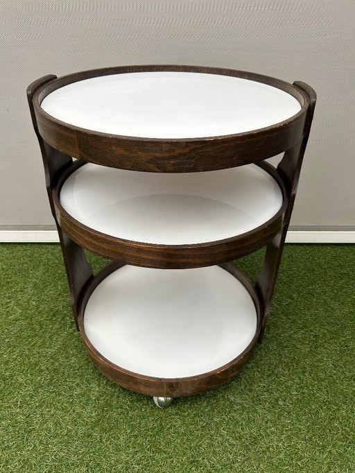 Carrito redondo de madera con diseño vintage.