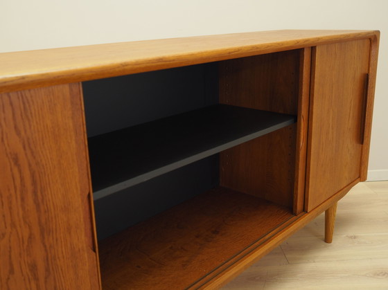 Image 1 of Buffet en chêne, design danois, années 1960, production : Danemark