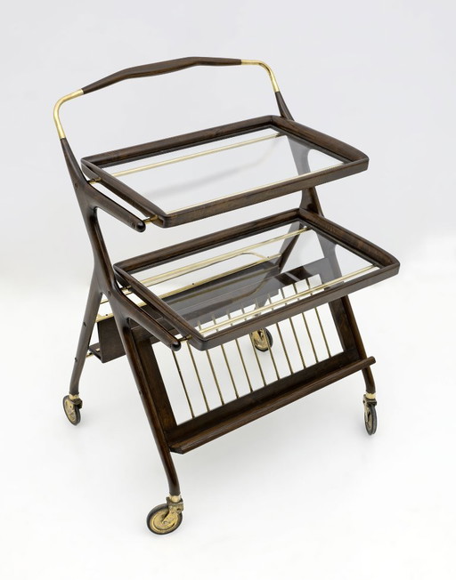 Cesare Lacca Chariot de bar italien moderne du milieu du siècle en noyer et laiton par Cassina 50s