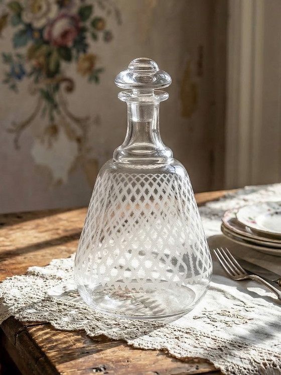 Image 1 of Carafe en cristal gravé modèle "Alhambra" Baccarat années 1900-1920