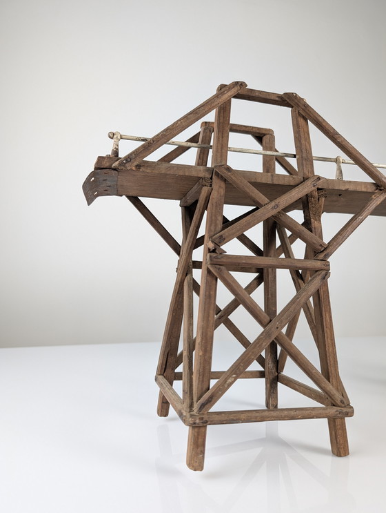 Image 1 of Modèle en bois et en fer du pont de la rivière Kwai, années 1950