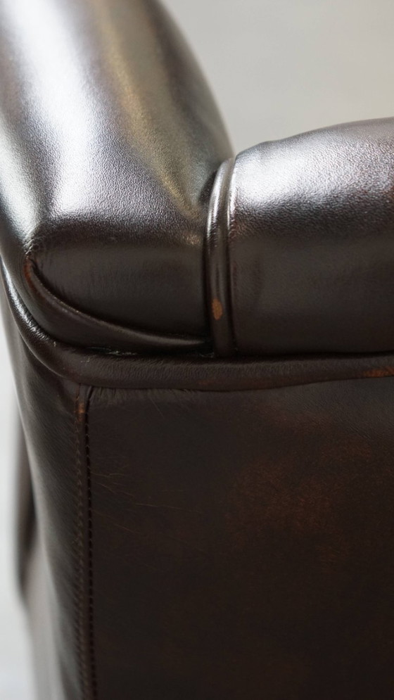 Image 1 of Oofauteuil in Engelse stijl gemaakt van rundleer