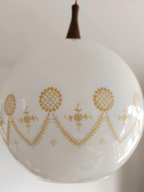 Image 1 of Lampada a sospensione opalina vintage 1970