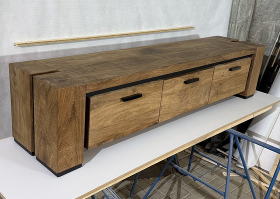 Image 1 of Mobile TV in legno di mango restaurato – design industriale –