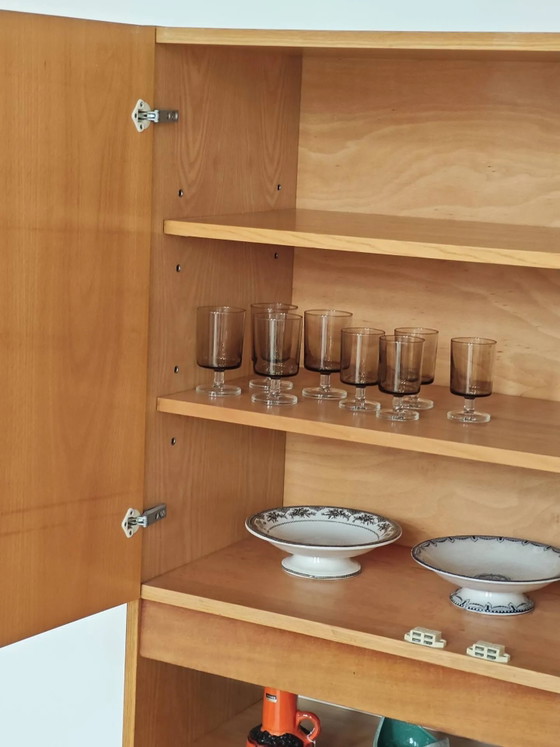 Antiker hoher Fernsehschrank, Kommodenschrank von Drevotex Zamberk. – Vitrine, Wood, Mid Century Modern (photo 12 of 22)