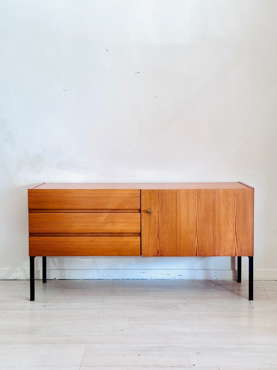 Minimalist Vintage Sideboard 60s/70s – Wood (photo 5 of 11)