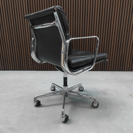 Image 1 of Herman Miller Eames EA217 - Pelle nera vintage