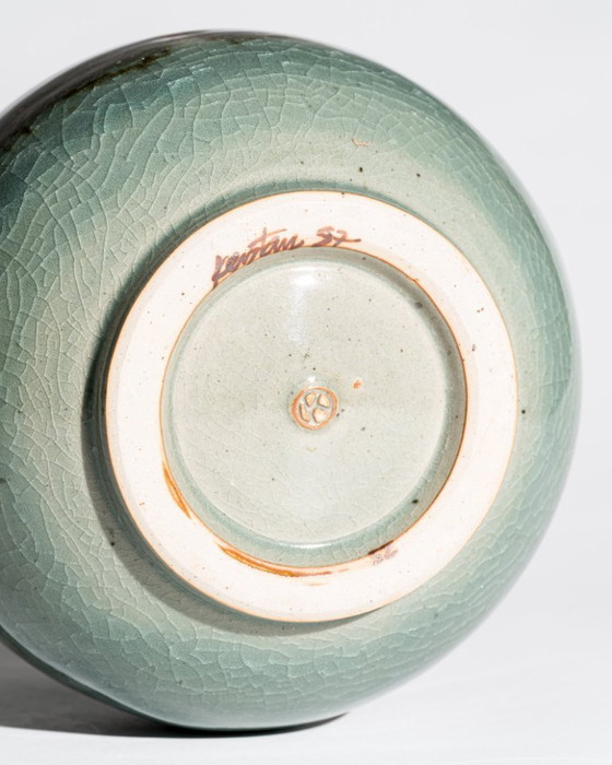 Image 1 of Keramikvase aus dem Studio Horst Kerstan – Kugel mit Celadon-Krakelierglasur, Deutschland, 1987