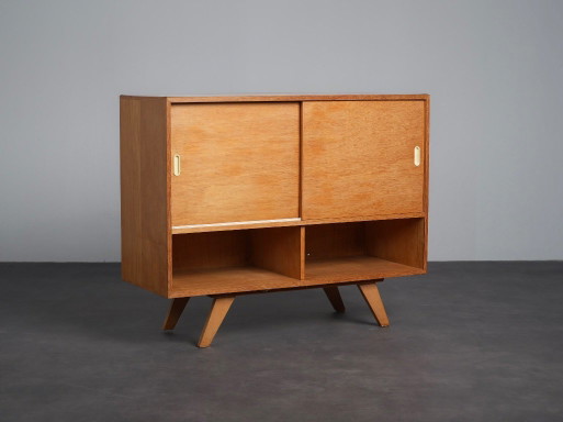 Buffet bas avec portes coulissantes, Tchécoslovaquie, années 1960