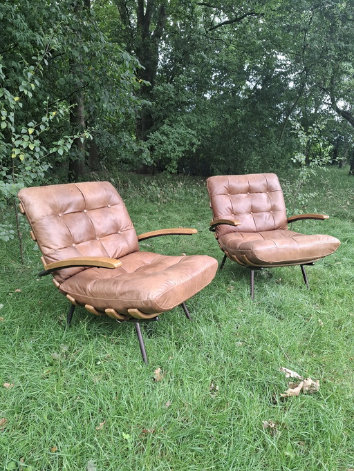 Fauteuil design chaise pivotante Eleonora Bastiaan cognac cuir Java