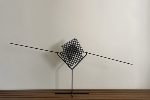 Kinetic Stabile van Arnulf Hoffmann 1978 Gesigneerd en genummerd – beeldhouwkunst, Metal