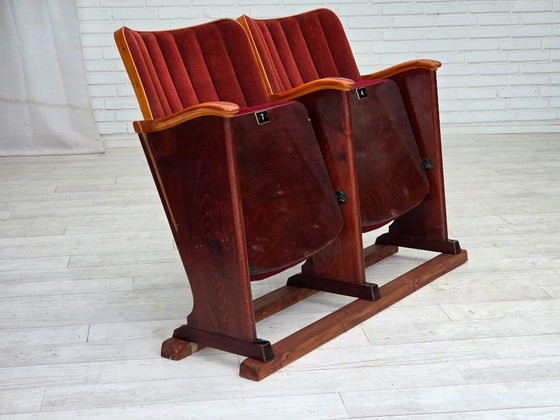 Image 1 of Fauteuils de cinéma/théâtre danois des années 1950, en velours d'ameublement, état d'origine.