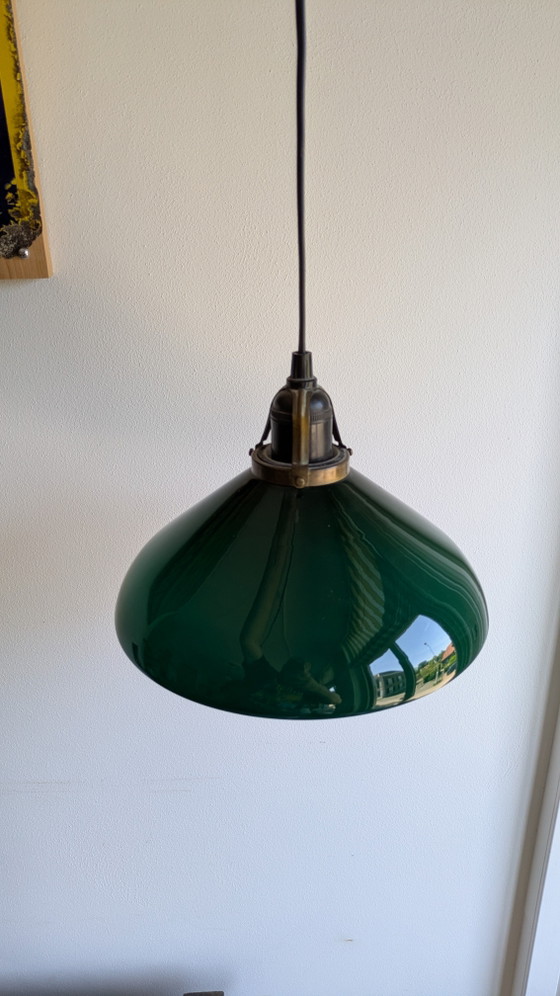 Image 1 of Suspension vintage en verre opalin vert, années 1920