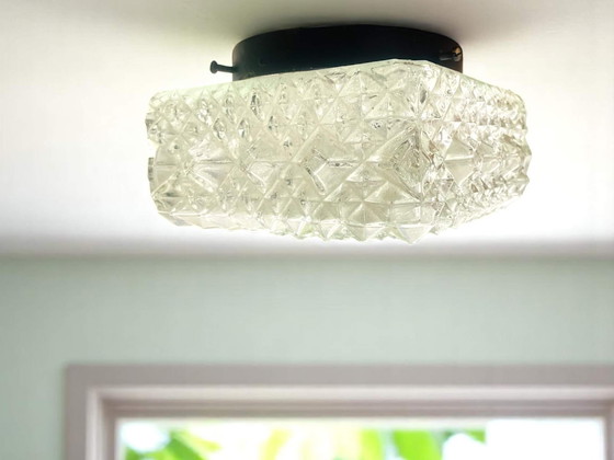 Image 1 of Vierkante helder kristallen wand- of plafondlamp, 1960