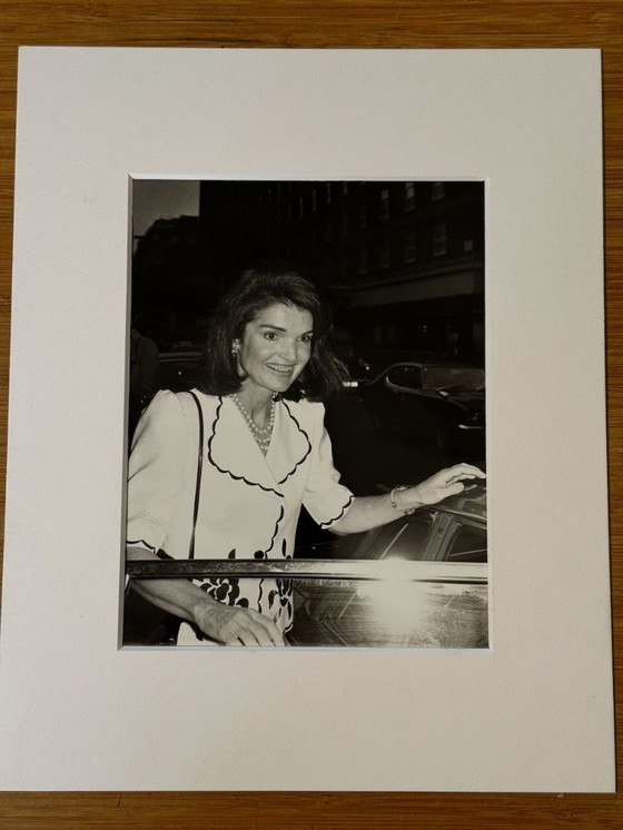 Image 1 of Jackie Kennedy in London, Press Photo 1961