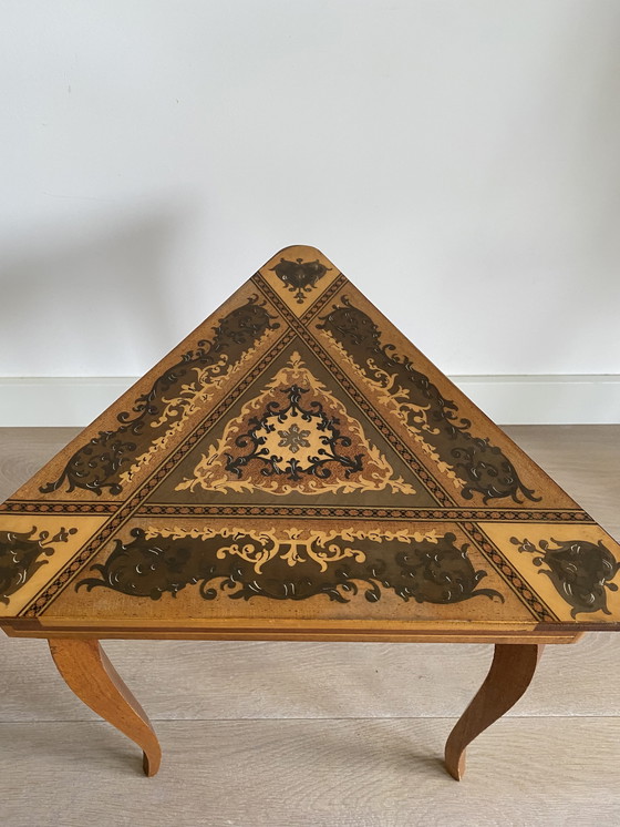 Image 1 of Table d'appoint vintage en forme de boîte à musique de style rococo italien