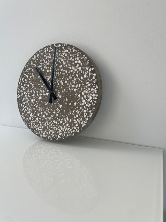 Image 1 of Moderne terrazzo wandklok – betonlook design