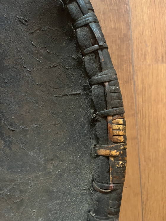 Image 1 of Scudo antico con due spade di Madura (Indonesia)