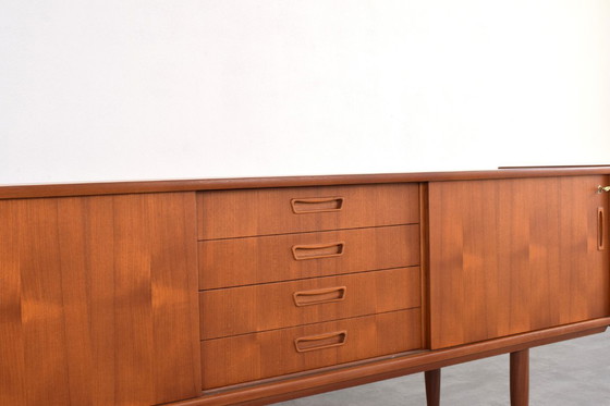 Image 1 of Deens teakhouten dressoir uit het midden van de vorige eeuw, jaren 60.