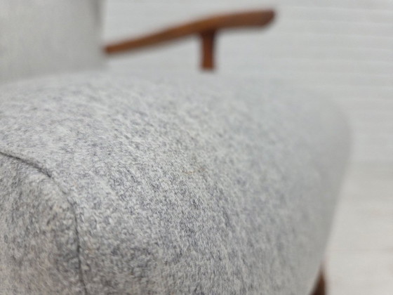 Image 1 of Dänischer Hochlehner-Sessel aus den 1950er Jahren, neu bezogen, Wolle, Eichenholz.