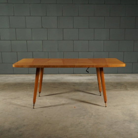 Image 1 of Table basse vintage en noyer – réglable – années 1970