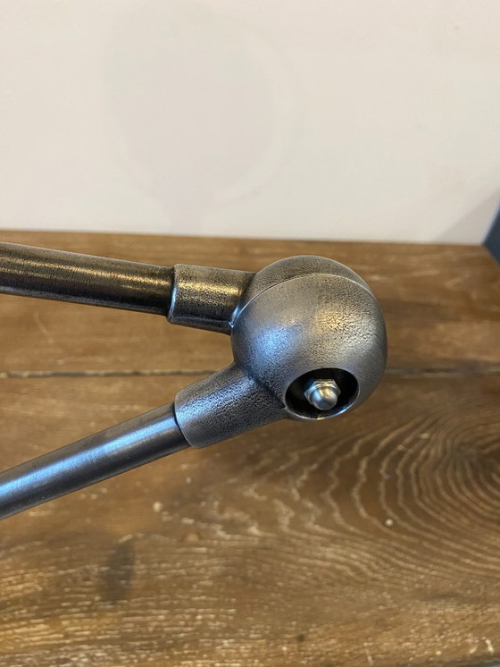 Image 1 of Lampe de bureau Jieldé jielde 2 bras de 40cm et 25cm avec base étau graphite industriel Jean Louis Domecq 1950 vintage