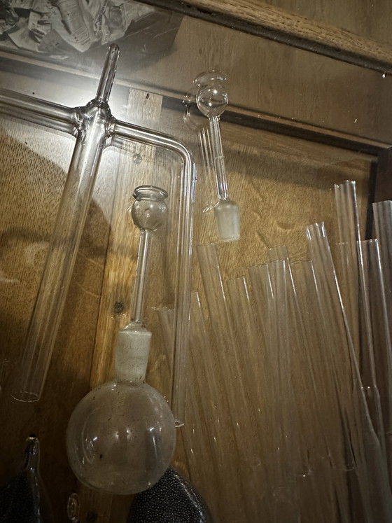 Image 1 of Große Sammlung antiker Glaschemikalien für ein Kuriositätenkabinett