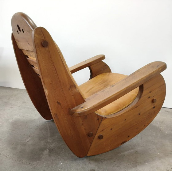 Image 1 of Sedia a dondolo brutalista