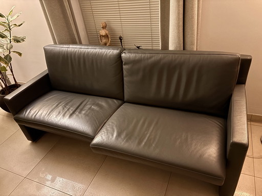 Leolux Timandra sofa with variable seat depth